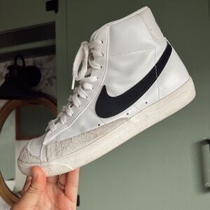 Nike Blazers Mid ‘77 Sneakers